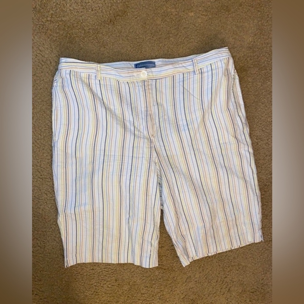 Women's Classic Elements Shorts Size Medium